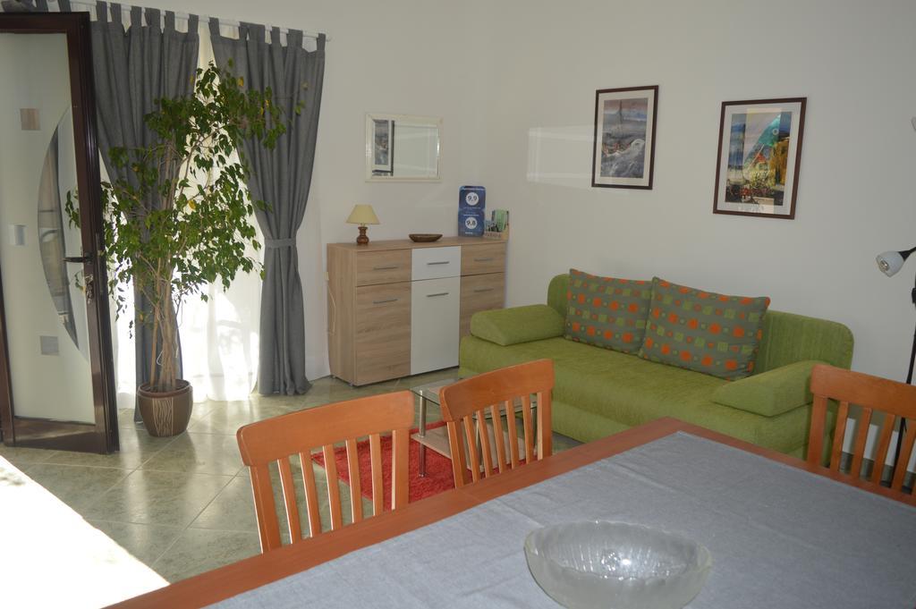 Apartments Sterna โกรชน์ยัน ภายนอก รูปภาพ